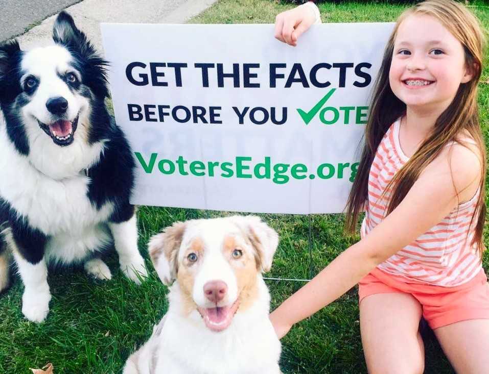 voter's edge lawn signs wth dogs