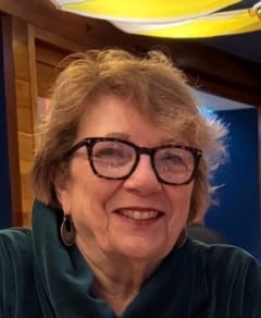 Suzanne Stassevitch headshot